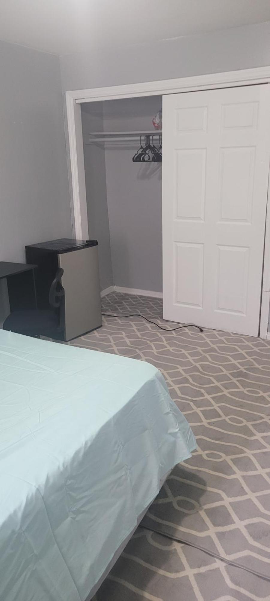 Room In A Beach House With King Size Bed In A Landlord Hosted Three Bedroom Apartment New York Extérieur photo